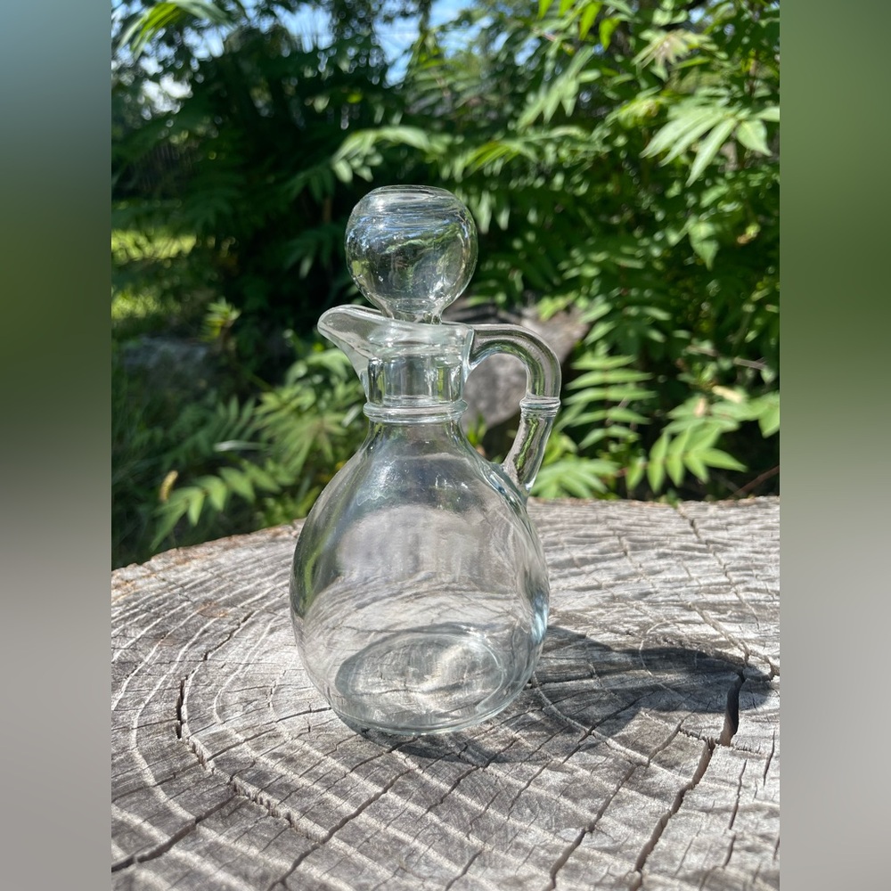 Clear Glass Decanter with Stopper